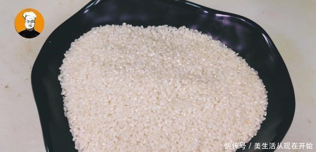 把1碗大米倒进油锅,没想到这么美味,每天吃都不腻,做法超简单