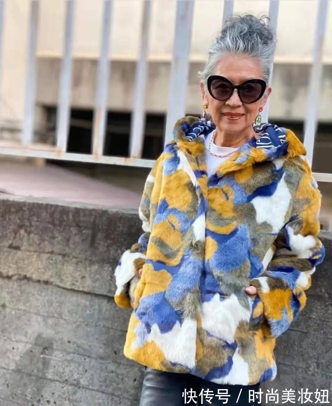 大长腿|精致的女人从不在乎年龄,看这位71岁奶奶的打扮,精致洋气