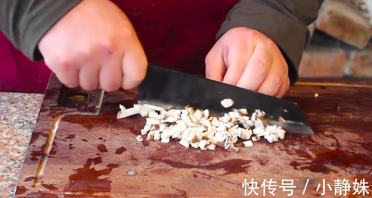 气泡|简单的鸡蛋羹你会做吗?教你蛋羹嫩滑无气泡的小绝招,收藏了