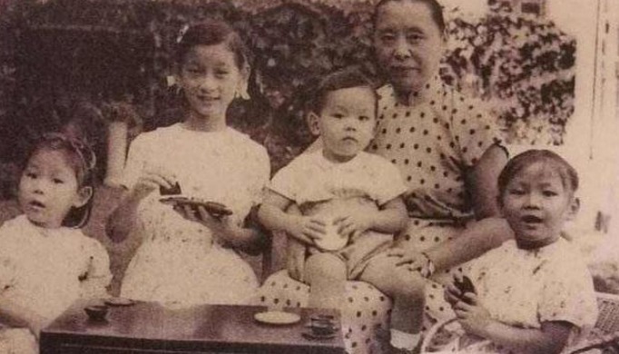 窘迫|再婚后徐志摩生活窘迫,找张幼仪借钱,每次张幼仪都会说同样的话