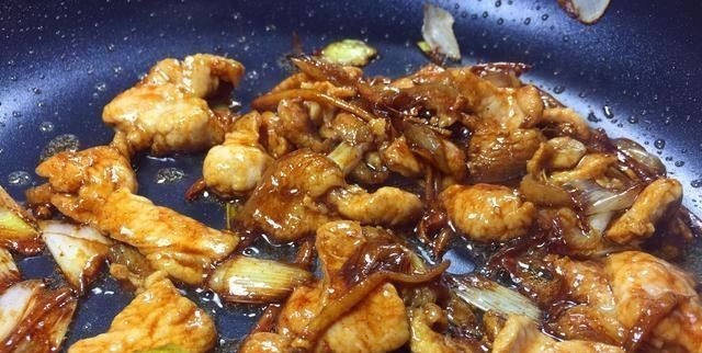 香死了，豆角焖面这么做面条筋道，豆角嫩，孩子直呼要吃三大碗