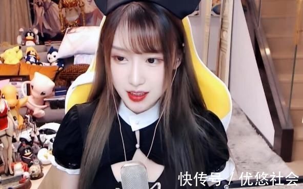 cos|腐团儿直播上演Cos秀,十分钟内被超管封禁警告两次是什么操作?