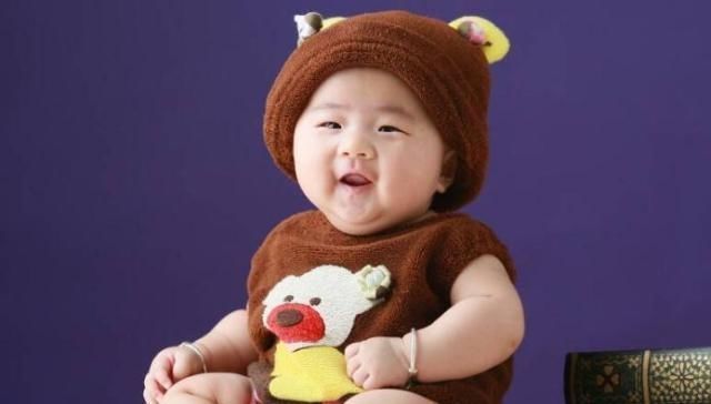 妈妈|别给2岁内的宝宝戴银手镯了,原因主要有这3点,妈妈别忽视