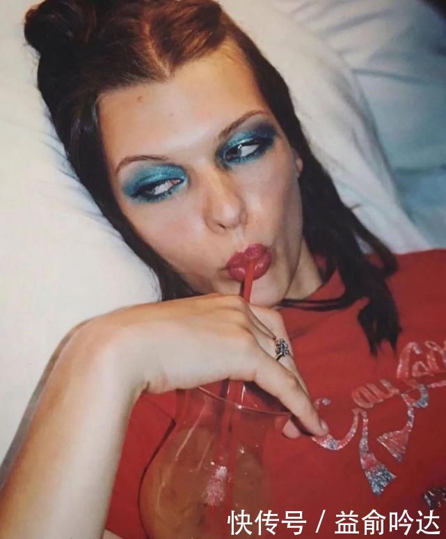 细闪|今天美容编辑教大家:如何用穿搭的思路学化妆