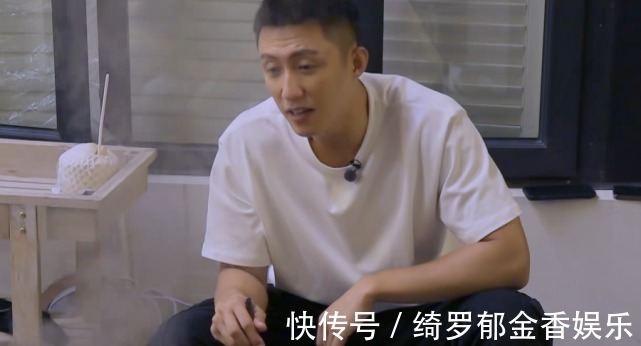 身子|黄景瑜全身不超过3个关节是好的，吃活蚕蛹补身子跟吃鸡蛋一样