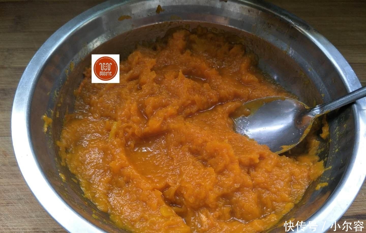 手把手教你做出清香酥脆的南瓜饼,你值得去做一份尝尝!