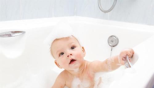 不算|宝宝头部被剖腹产划伤,凭啥不算“事故”院方的回应很有道理