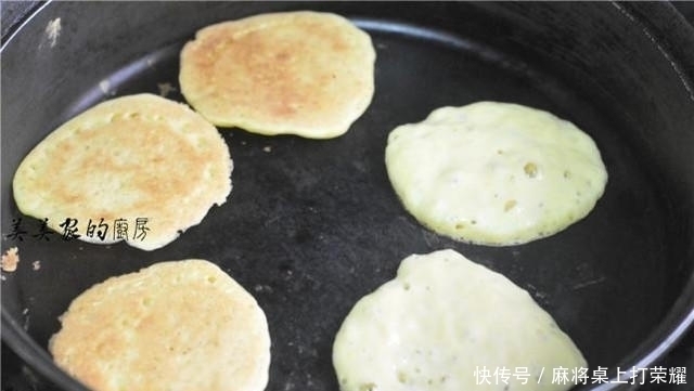 种类|早餐饼种类那么多,我就爱此物蓬松柔软越嚼越香,1分钟1个