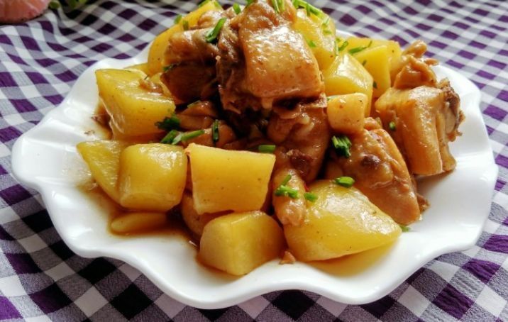 老农告诉你，黄土豆、白土豆的营养、口感区别大，买错了不好吃