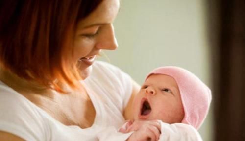 难以|爷爷带孙女一起睡觉从来不哭,宝妈得知缘由后,直呼“难以接受”