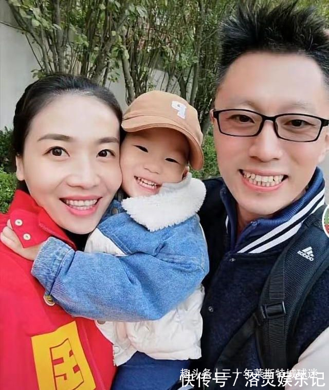 华发早生|女排队长们婚后越来越美!惠若琪爱人很憔悴,魏秋月老公华发早生