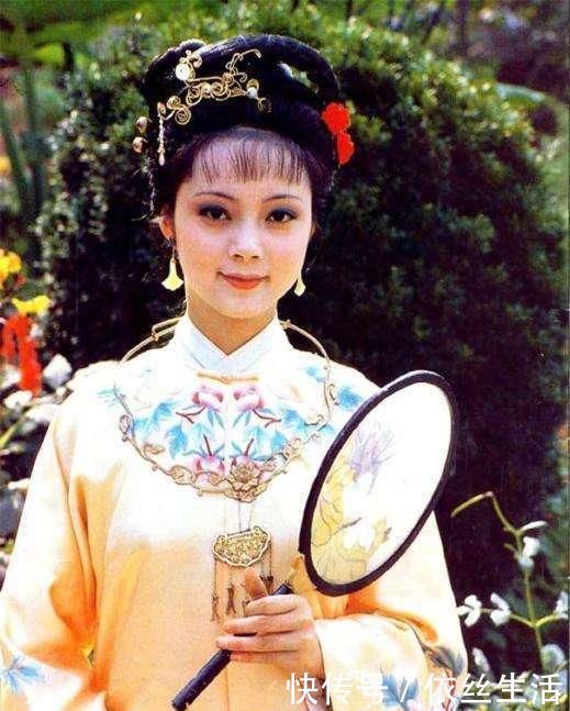 宝钗|红楼梦中， 薛宝钗不能入宫的真正原因？书中早有暗笔说明