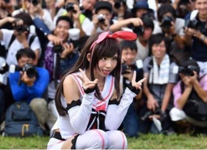 收入|来自世界顶级女coser的困扰,月入千万,钱却花不出去