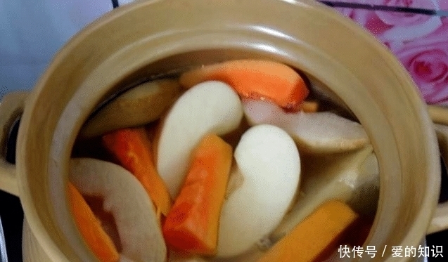 切块准备|秋季砂锅水果排骨汤,清甜爽口营养滋润,又好喝的汤水!