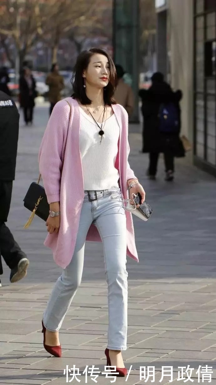 高跟鞋遇上裙装, 搭配出让人羡慕的姿态