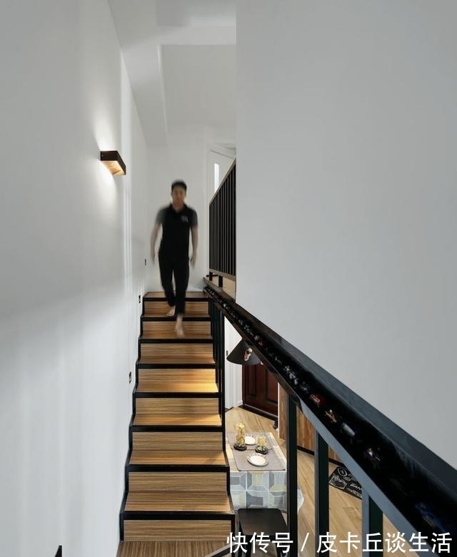 姐弟|买不起学区房大房子,一家四口蜗居47平,设计师爆改成三室一厅