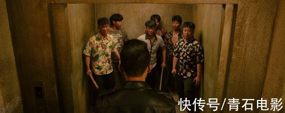 边抽烟边加油、豆瓣掉到仅剩3分，陈小春新片怎么又刷低下限了？