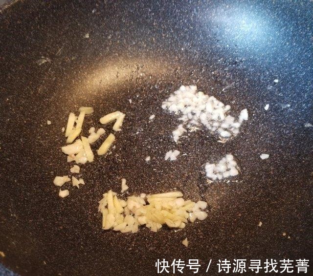 清甜|丝瓜炒鸡蛋,清甜小炒,简单快速!