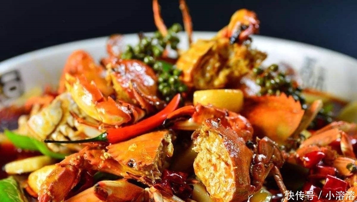 周末回家,妈妈做了一大桌,味美色鲜,尤其是最后一道菜真好吃