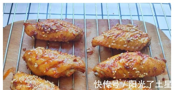 红烧|鸡翅还在红烧教你一招,不炸不炖也不炒,好吃到根本停不下来!