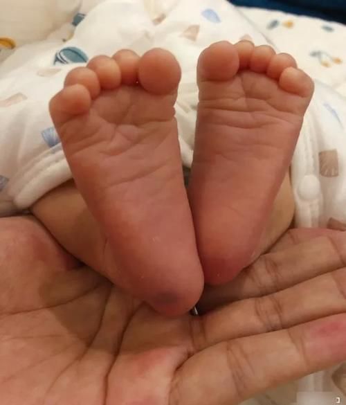 母乳喂养难题多，母乳之路如何正确饮食？