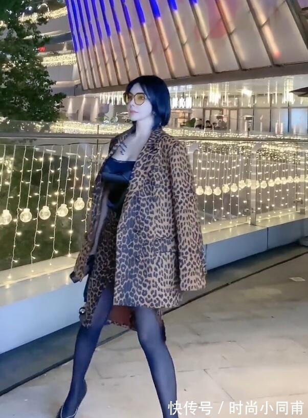 高跟鞋|豹纹套装下的美女,有种难以驾驭的美