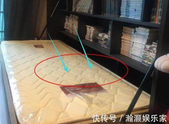 中式|85㎡新中式风装修，玄关就很个性，书柜''藏''着一张床，实用
