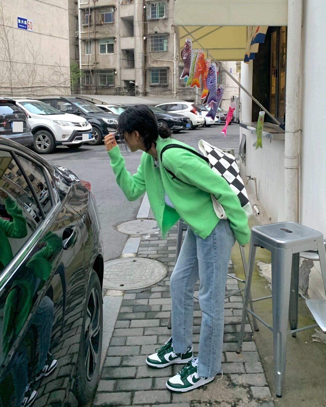 搭配|想穿出韩系穿搭的精髓,懂得“配色”很关键,这些穿搭值得借鉴