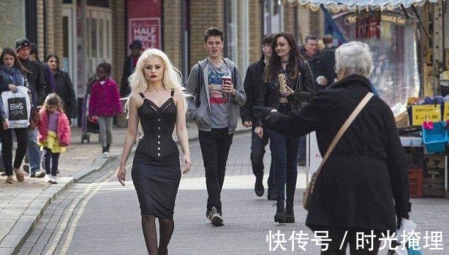 smith|女子为拥有世界最细的腰,每天穿6个小时束身衣,如今腰围仅43cm