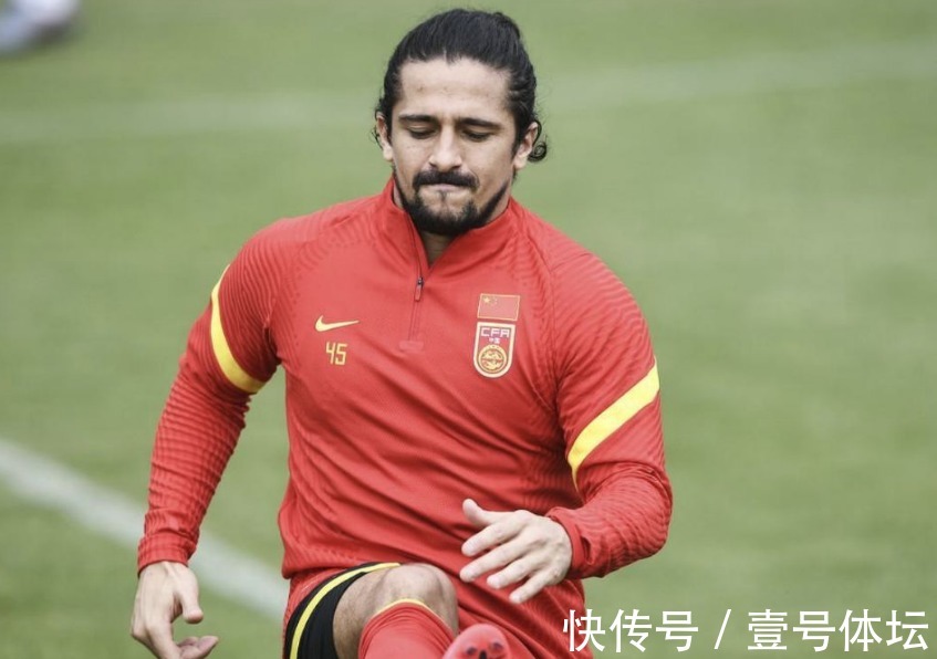 内讧|洛国富要遭严重惩罚?距开赛3天国足出内讧,足协或“惩一儆百”