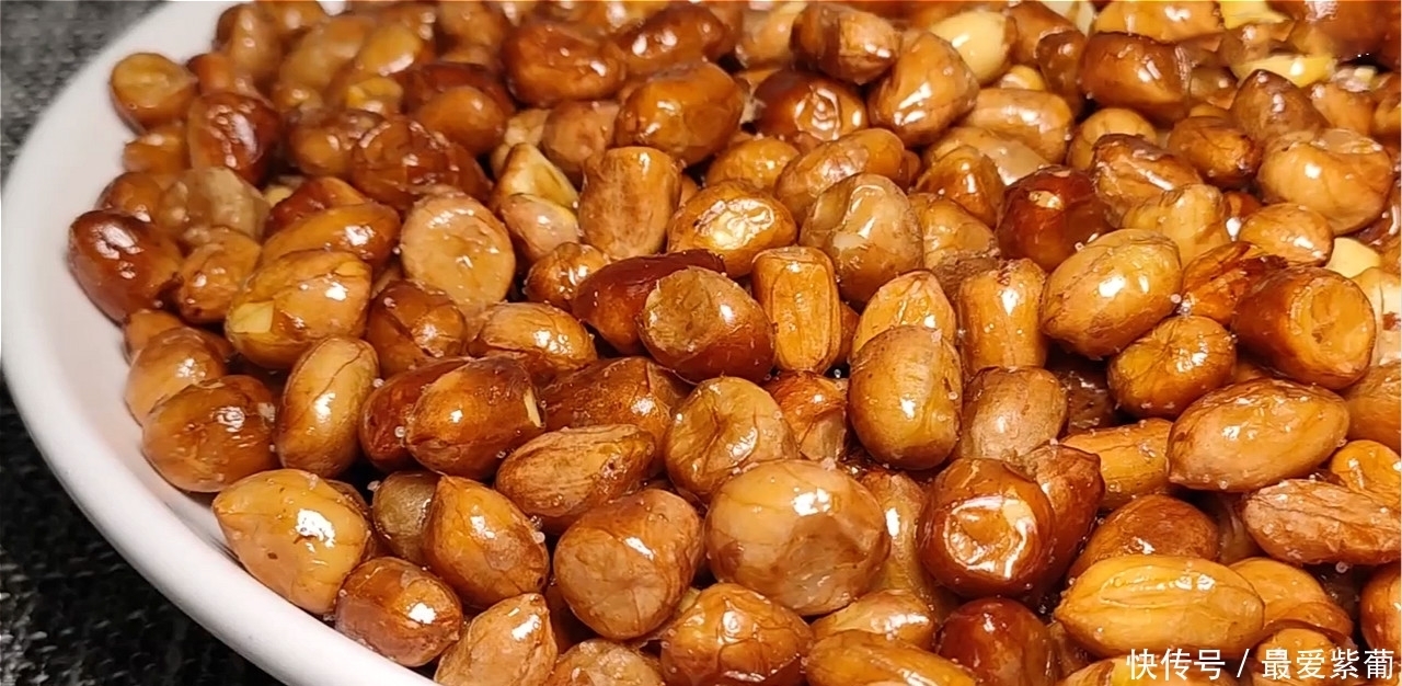 花生米|花生米酥脆的做法,千万不要油炸,试试这样做,放一个月还酥脆