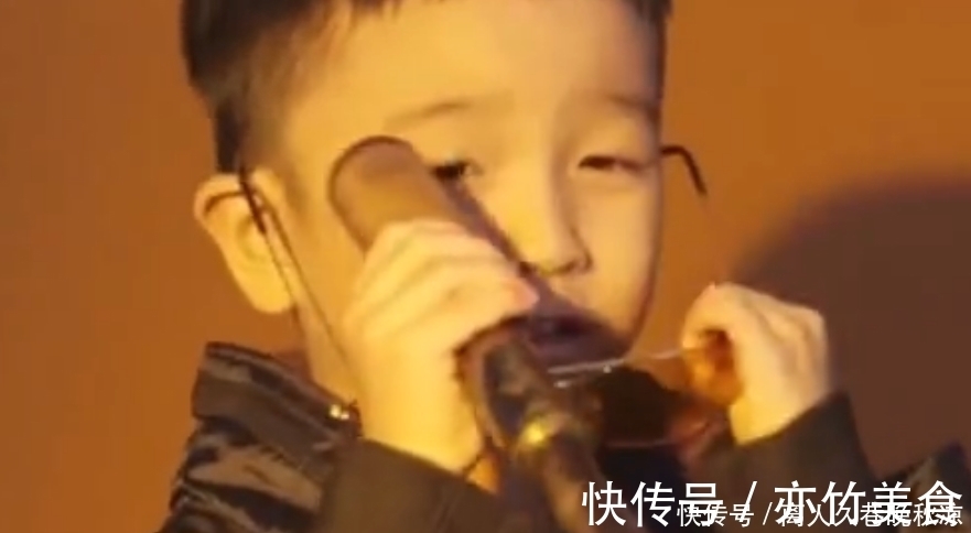 德国时装周 奇闻:看人家的奶奶,给孙子自制衣服上热搜,孙子德国时装周亮相