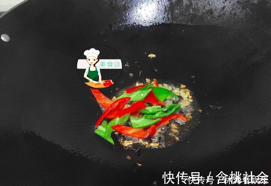 鲜美|几样素菜一起炒,不放肉也很鲜美,入秋后多给孩子吃,简单又营养