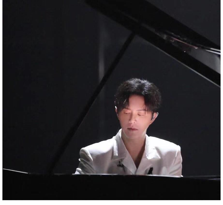 舞台|《披荆斩棘》最惨的哥哥,李云迪一公舞台无歌词,只有约37秒镜头