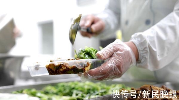 餐食|“为老送餐”复工 社区食堂厨师送出舌尖上的幸福