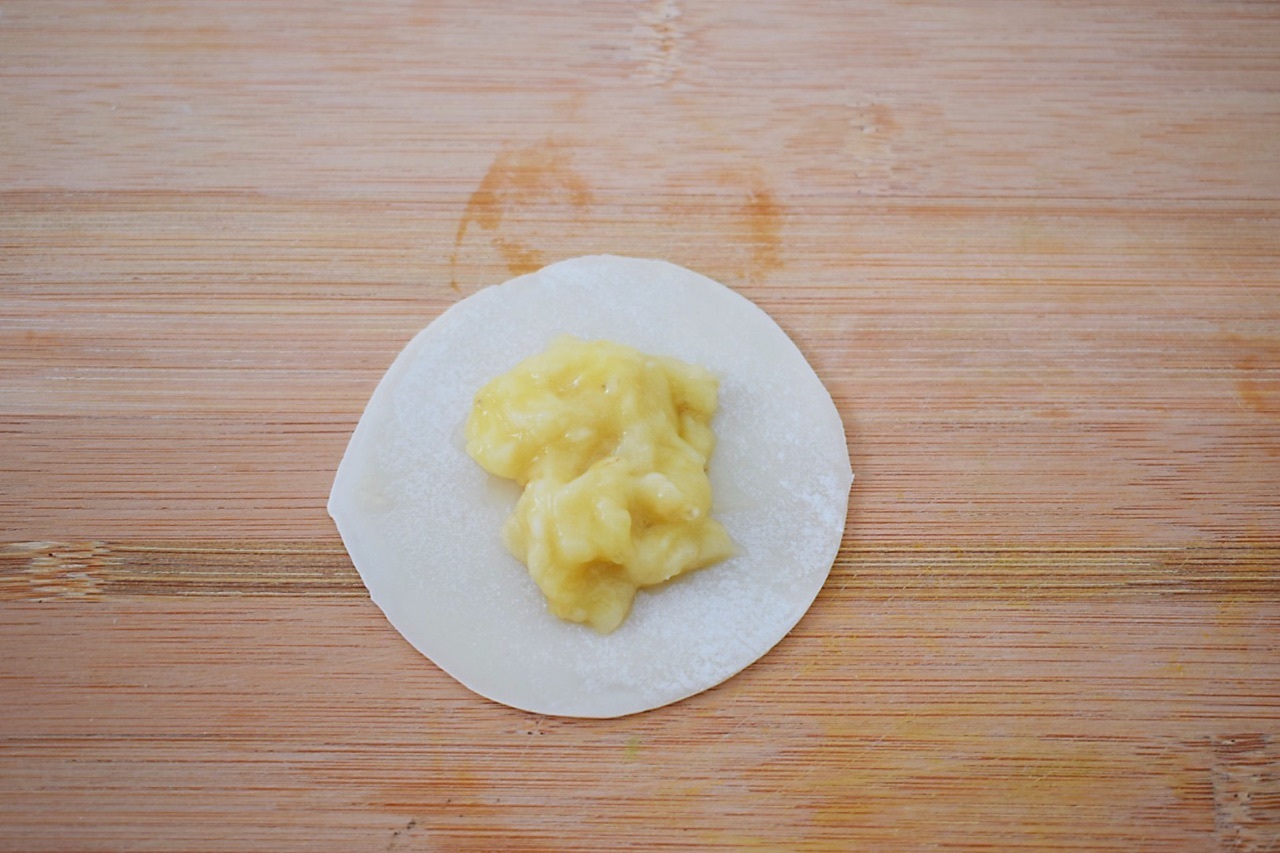 好吃可口的饺子皮香蕉派，美味健康，一口满足