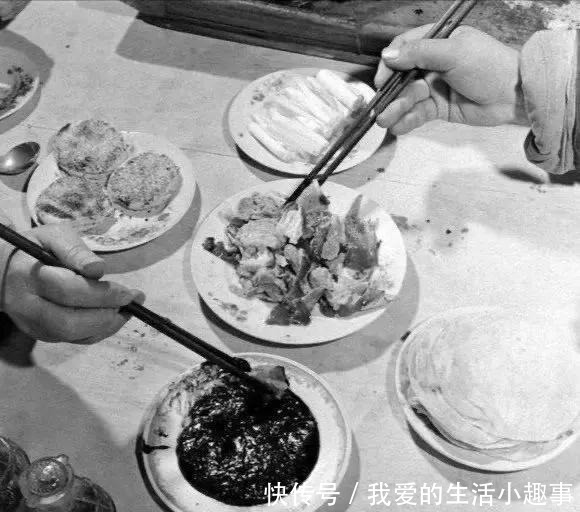  “食”光记事｜70年前老北京是怎么吃烤鸭的呢太讲究了！