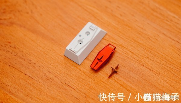 ikbc|高达键盘居然还有补完计划?ikbc联名高达金属键帽上手体验