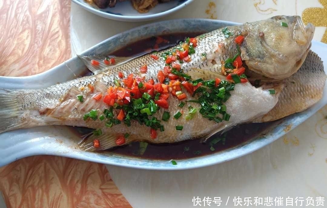 新年|新年第一餐，叔叔家做了一桌色香味俱全的菜系，你觉得好吃吗？