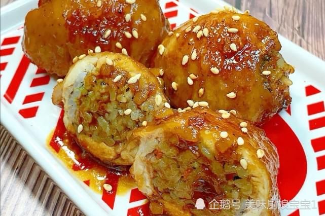 剩米饭|“鸡翅包饭”鸡翅包裹着香糯糯的米饭，让人闻着就流口水