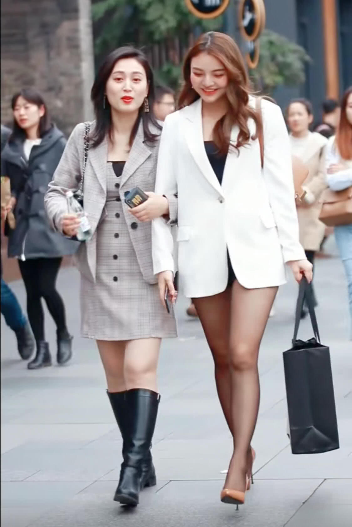 筷子腿 吹爆一双网红“流金鞋”,可盐可甜能撩人,穿出特长筷子腿没问题