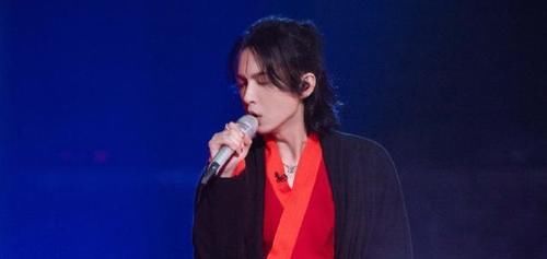 七友|《哥哥》中的可怜工具人：摇滚老炮无奈出局，钢琴大师沦为伴奏