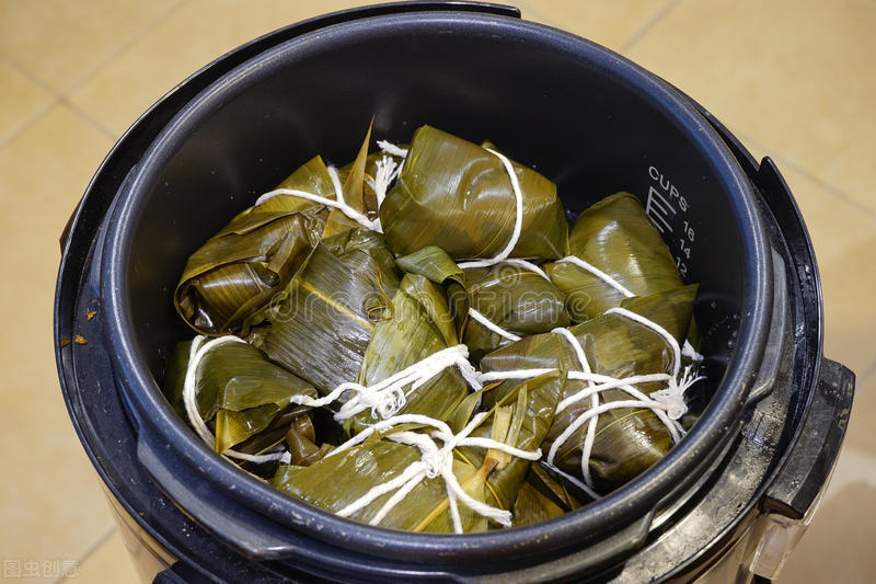 窍门|煮粽子有窍门,下锅前多做1步,粽子不烂不散,又香又糯没硬芯