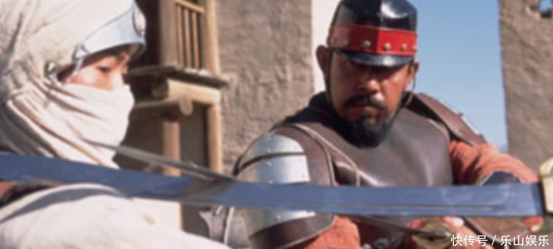 死亡|俘虏临终想刺杀皇帝,皇帝大方跟他单挑,结果死亡的方式太奇葩了