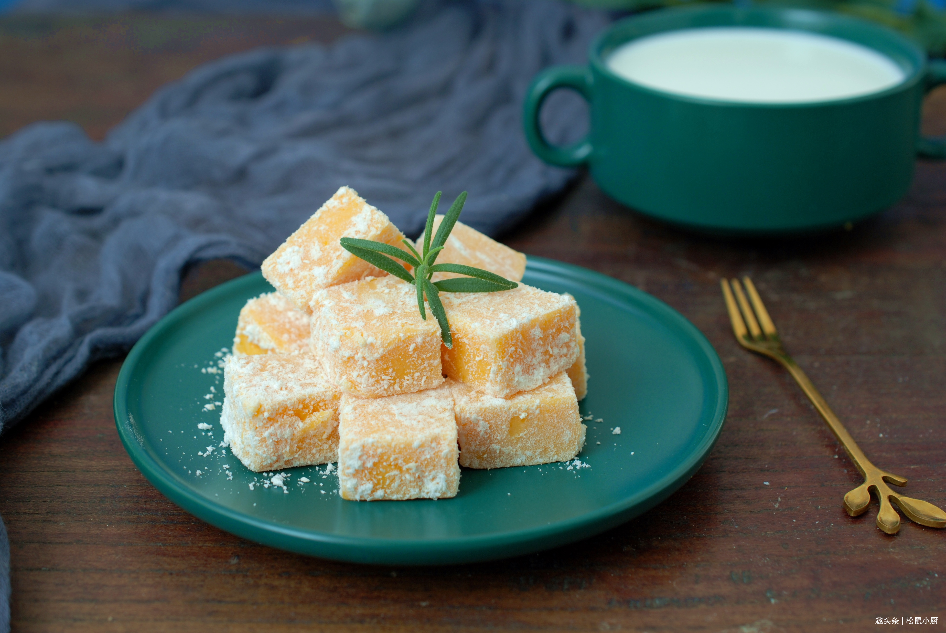 教你做一道适合减脂期吃的小零食,无油低卡清甜不腻,很简单