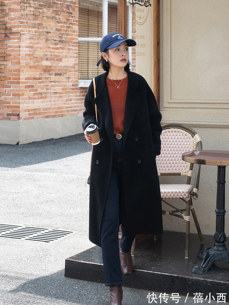 高跟鞋|奔三奔四的女人多备“大衣”，搭配半身裙和裤子，实用不说还高级