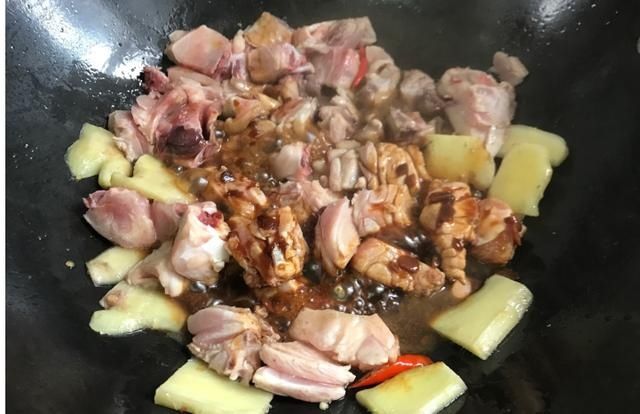 鴨肉|開胃簡單的子姜燜雞腿，營養(yǎng)開胃，夏季吃正合適