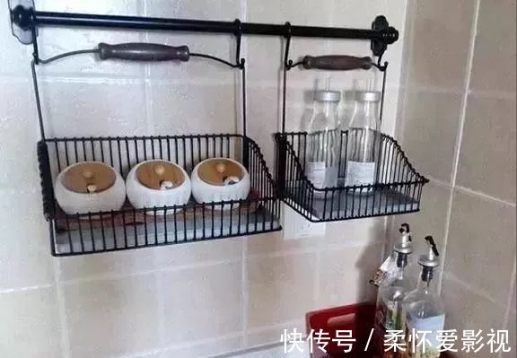 卫生间|老婆不顾家人的反对,卫生间就砌半堵墙,完工后全家都夸她聪明