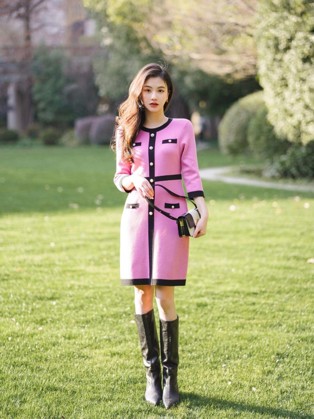 百搭 春天穿裙子就选毛衣裙,温柔舒适又百搭,普通人也能穿出高级感