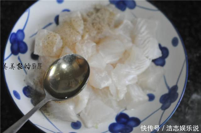 这鱼没有一根刺，特别适合孩子吃，做法简单，入锅一蒸细嫩开胃